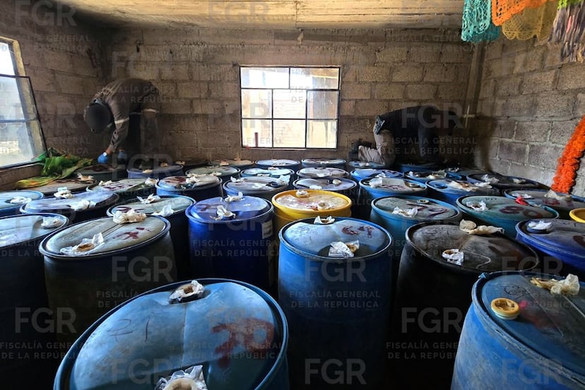 FGR asegura 20 mil litros de hidrocarburos en Cuautepec de Hinojosa 