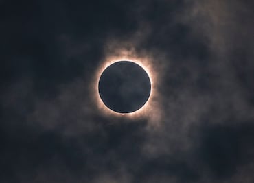 UAEH invita a presenciar el eclipse solar parcial