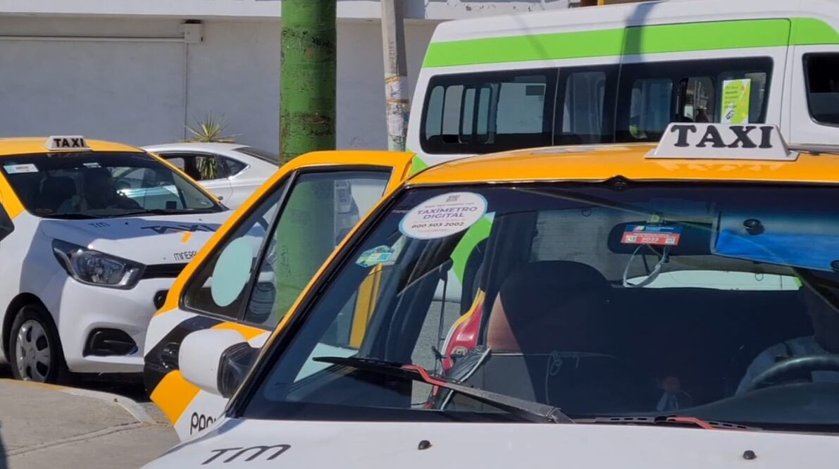 La tarifa mínima del taxi metropolitano por cada 4 kilómetros es de 38.50 y por cada kilómetro extra es de 3 pesos | Foto: Arturo Torres