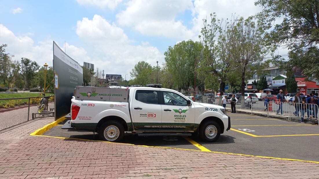 Entregan ocho camionetas a los Ángeles Verdes que patrullarán por Hidalgo | Foto: Especial