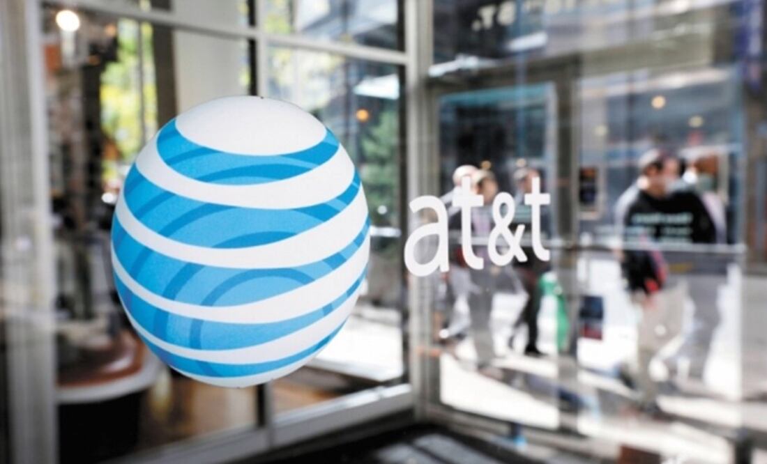 Hackers roban los registros de casi todos los clientes de AT&T.