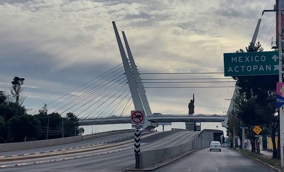 Las autoridades contemplan un estudio de movilidad al puente atirantado para mitigar la problemática de vial y peatonal | Foto: Lorena Rosas