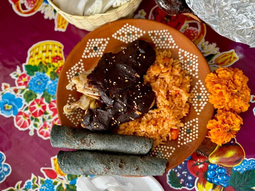 Santa Ana Hueytlalpan se prepara para la feria y concurso del Mole I
Fotos especiales