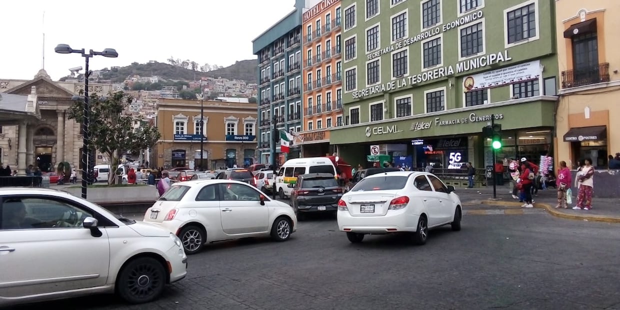 Inició el operativo previo al encendido de luces en Plaza Independencia | Foto: Arturo Torres